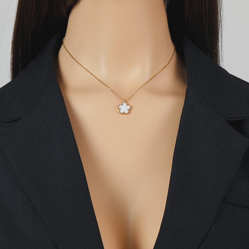 Five Leaf Clover Flower Necklace Lucky Charm Necklace 18K Gold Plated Pendant Minimalist Necklace, Gift for Wife Everyday Wear Jewelry